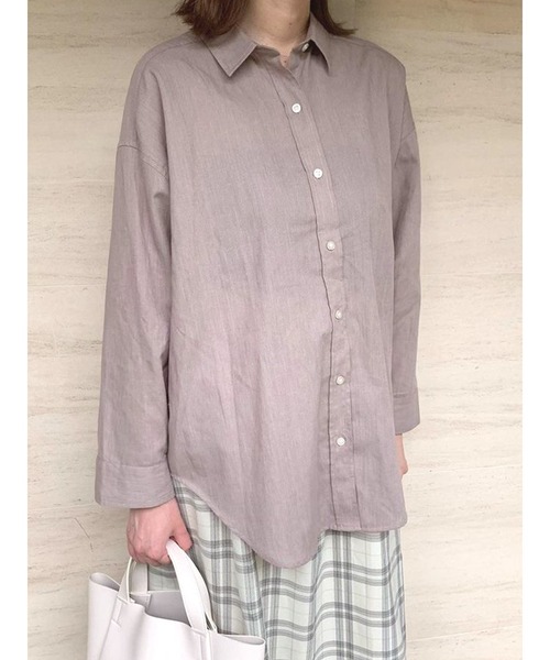 Lugnoncure(ルノンキュール)の「レギュラーカラーシャツ(シャツ/ブラウス・レディース・オフホワイト/モカ/ブルー・フリ-)」の1枚目の写真