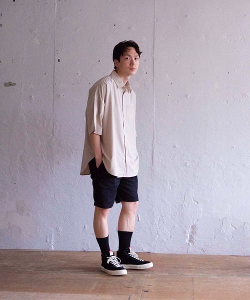 bonjour bonsoir（ボンジュール　ボンソワール）の「【bonjour bonsoir】ドロップショルダー半袖シャツ（シャツ/ブラウス・メンズ・ベージュ/サックスブルー/グリーン/スミクロ・M/L/XL）」の11枚目の写真