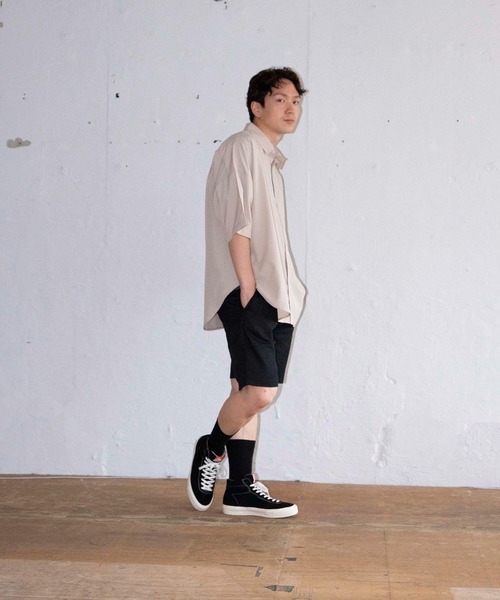 bonjour bonsoir（ボンジュール　ボンソワール）の「【bonjour bonsoir】ドロップショルダー半袖シャツ（シャツ/ブラウス・メンズ・ベージュ/サックスブルー/グリーン/スミクロ・M/L/XL）」の16枚目の写真