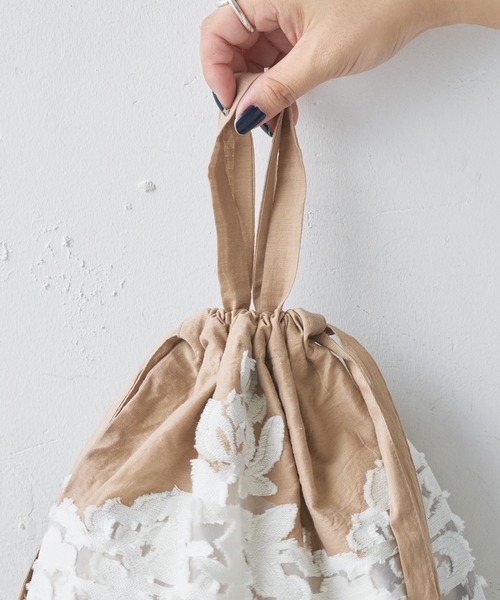 BEARDSLEY（ビアズリー）の「ジャガード巾着（トートバッグ・レディース・グレー/モカ・FREE）」の5枚目の写真