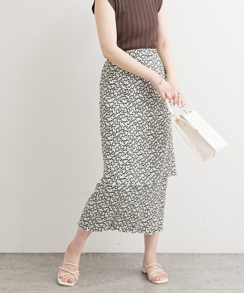 natural couture(ナチュラルクチュール)の「【WEB限定】クリンクル加工ティアードナロースカート(スカート・レディース・グレー/オフホワイト/サックスブルー・FREE)」の2枚目の写真
