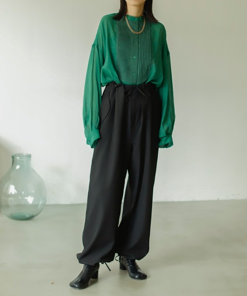 Birthday room（バースデイルーム）の「2wayでスタイリング幅をアップ。アーミーサロペットパンツ（サロペット/オーバーオール・レディース・ブラック/カーキ/オレンジ・FREE）」の2枚目の写真