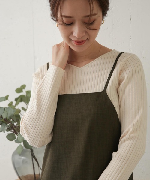 URBAN RESEARCH DOORS（アーバンリサーチドアーズ）の「ワイドVネックリブニット（ニット/セーター・レディース・アイボリー/グレー系その他/カーキ/ブラック・ONE）」の2枚目の写真