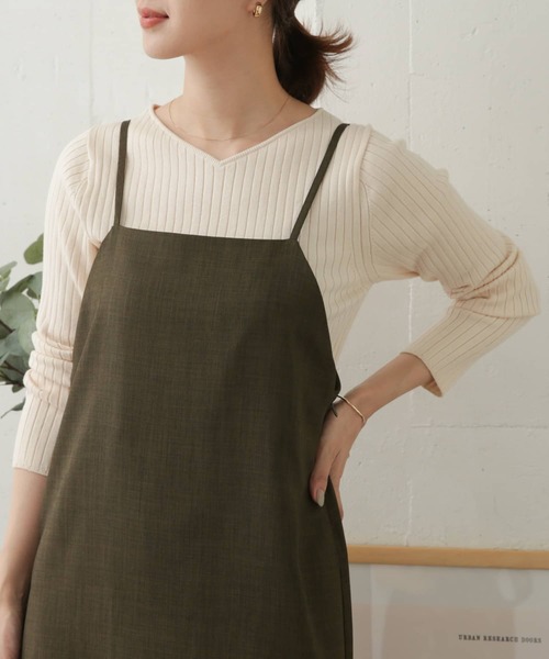 URBAN RESEARCH DOORS（アーバンリサーチドアーズ）の「ワイドVネックリブニット（ニット/セーター・レディース・アイボリー/グレー系その他/カーキ/ブラック・ONE）」の17枚目の写真