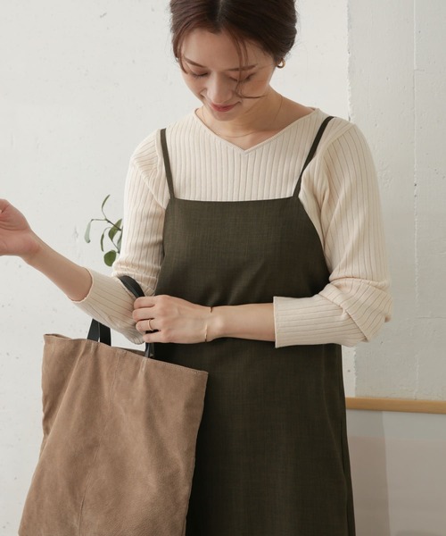 URBAN RESEARCH DOORS（アーバンリサーチドアーズ）の「ワイドVネックリブニット（ニット/セーター・レディース・アイボリー/グレー系その他/カーキ/ブラック・ONE）」の19枚目の写真