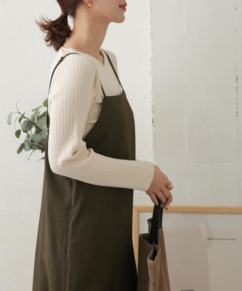 URBAN RESEARCH DOORS（アーバンリサーチドアーズ）の「ワイドVネックリブニット（ニット/セーター・レディース・アイボリー/グレー系その他/カーキ/ブラック・ONE）」の21枚目の写真