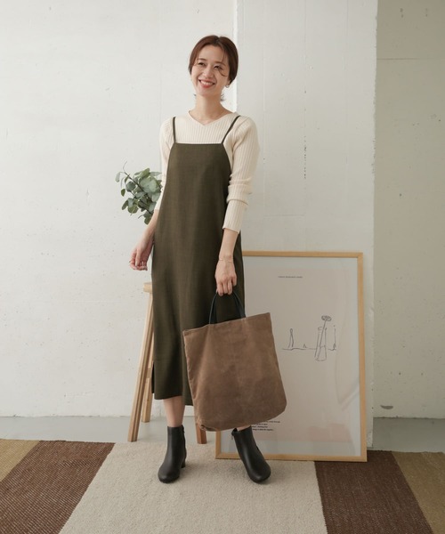 URBAN RESEARCH DOORS（アーバンリサーチドアーズ）の「ワイドVネックリブニット（ニット/セーター・レディース・アイボリー/グレー系その他/カーキ/ブラック・ONE）」の22枚目の写真