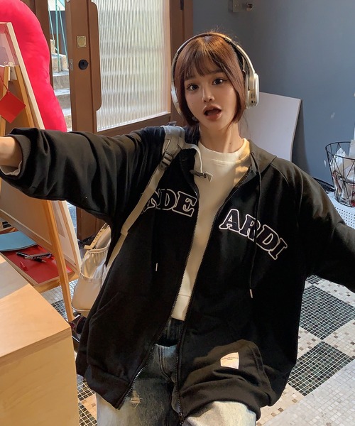 DEVICE（デバイス）の「オーバーサイズ カレッジロゴ フーディ スウェット ジップパーカー（パーカー・レディース・ブラック/グレー/ベージュ・FREE）」の21枚目の写真