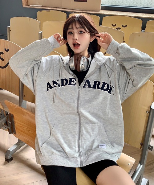 C.E バッジ付きグレー パーカー オーバーサイズ カレッジロゴ フーディ スウェット ジップパーカー