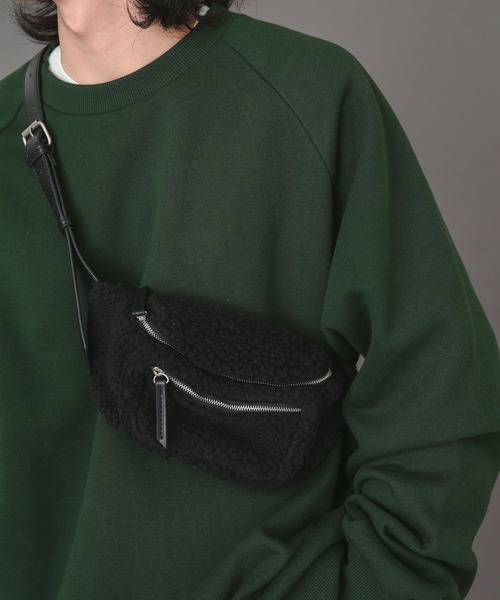 SENSE OF PLACE by URBAN RESEARCH（センスオブプレイスバイアーバンリサーチ）の「ボアボディバッグ（ボディバッグ/ウエストポーチ・メンズ・ブラック/ベージュ・ONE）」の3枚目の写真