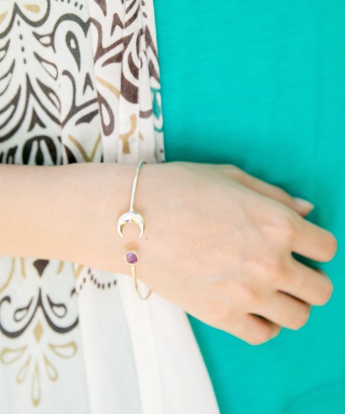 チャイハネ（チャイハネ）の「【チャイハネ】ムーンフェーズバングル（バングル/リストバンド・レディース・パープル/オレンジ/グリーン/その他/クリア/ライトイエロー/ライトピンク/ケリーグリーン/アクア・FREE）」の5枚目の写真