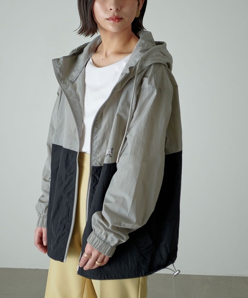 KANGOL EXTRA COMFORT(カンゴールエクストラコンフォート)の「【KANGOL EXTRA COMFORT(カンゴール エクストラコンフォート)】配色切替 ビッグシルエット ワイドマウンテンパーカー(マウンテンパーカー・レディース・ブラック/ベージュ/グレー/カーキ・LL/M/L)」の2枚目の写真