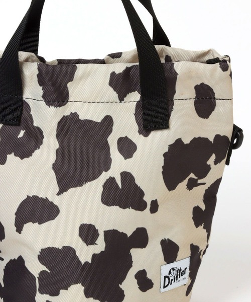 LEPSIM（レプシィム）の「【Drifterコラボ】キンチャクバッグ　261925（ショルダーバッグ・レディース・アニマル/ブルー/ホワイト×ブラック・ONE SIZE）」の16枚目の写真