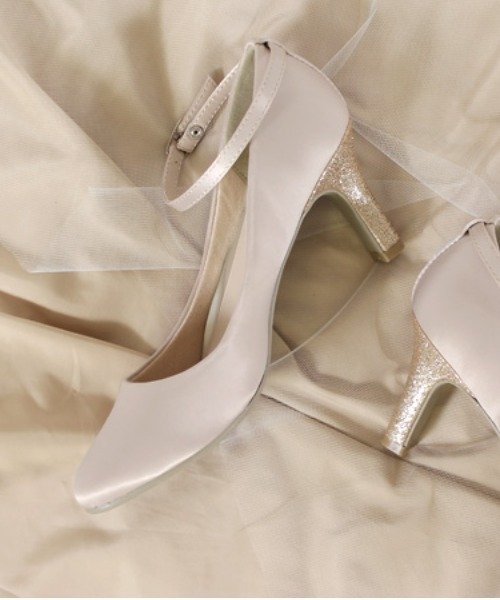 Parade（パレード）の「【極ふわっ】グリッターヒールパンプス　18160【Parade】（パンプス・レディース・ブラック/パープル/ゴールド/ブラック系その他/ゴールド系その他/シルバー/ブラック系その他2/アイボリー/シルバー系その他/ブラック系その他3/シルバー系その他2/グレー系その他/ピンク系その他/ベージュ/ベージュ系その他・22.0cm/24.5cm/24cm/22.5cm/23.0cm/25.5cm/23.5cm/25.0cm/26.0cm/24.0cm）」の14枚目の写真