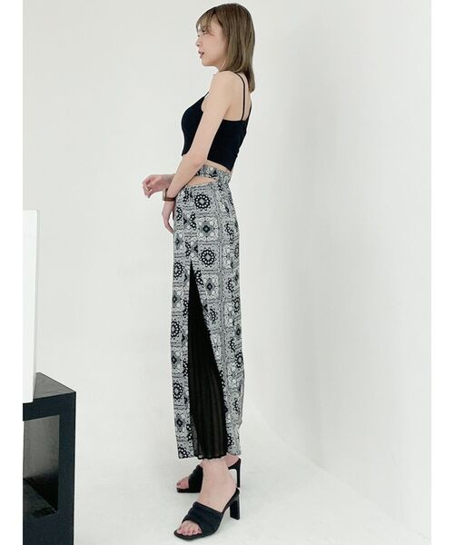 GYDA（ジェイダ）の「ワンショルtieデザインキャミビスチェ（キャミソール・レディース・ブラック/オフホワイト・FREE）」の4枚目の写真