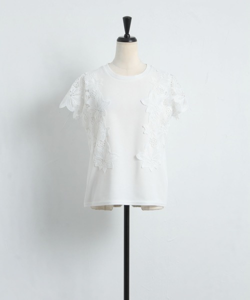 tocco closet(トッコ クローゼット)の「フラワーレース装飾カットソープルオーバー(Tシャツ/カットソー・レディース・オフホワイト/ブラック/ラベンダー・M)」の17枚目の写真