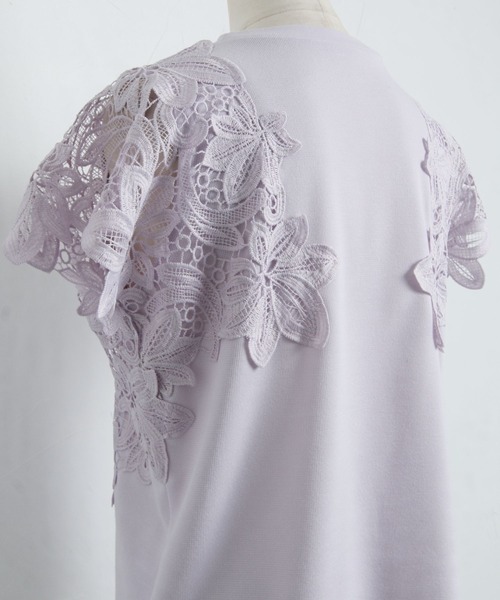 tocco closet(トッコ クローゼット)の「フラワーレース装飾カットソープルオーバー(Tシャツ/カットソー・レディース・オフホワイト/ブラック/ラベンダー・M)」の22枚目の写真