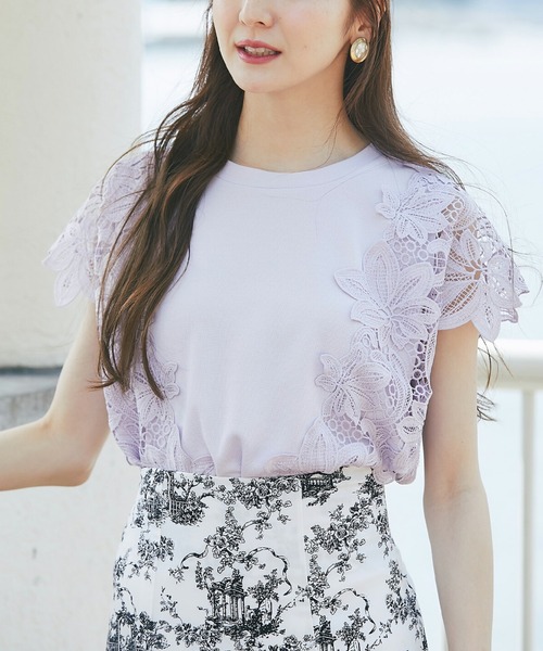 tocco closet(トッコ クローゼット)の「フラワーレース装飾カットソープルオーバー(Tシャツ/カットソー・レディース・オフホワイト/ブラック/ラベンダー・M)」の13枚目の写真