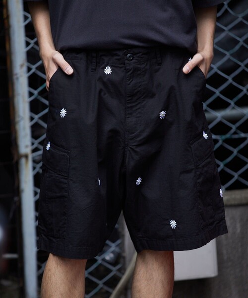 HINSON（ヒンソン）の「HINSON/ヒンソン フラワー刺繍 CARGO SHORTS/カーゴ ショーツ/刺繍（カーゴパンツ・メンズ・オリーブ/ブラック・SMALL/MEDIUM/LARGE）」の8枚目の写真