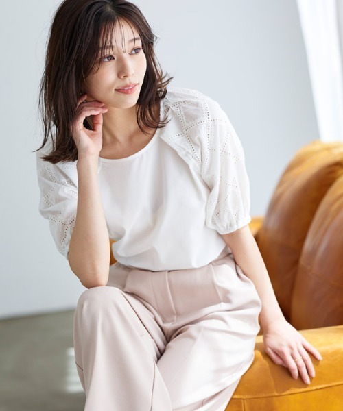 Pierrot(ピエロ)の「レースボリュームスリーブブラウス(シャツ/ブラウス・レディース・ブラック/オフホワイト/オレンジ/ネイビー系・M/L)」の2枚目の写真