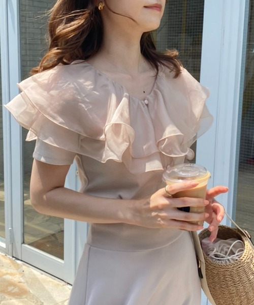 one after another NICE CLAUP(ワンアフターアナザーナイスクラップ)の「オーガンジーフリル襟テレコトップス(Tシャツ/カットソー・レディース・アイボリー/モカ/ベージュ・FREE)」の3枚目の写真