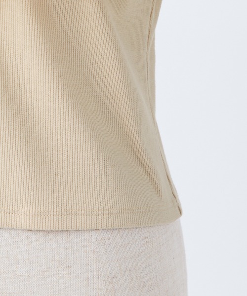 one after another NICE CLAUP(ワンアフターアナザーナイスクラップ)の「オーガンジーフリル襟テレコトップス(Tシャツ/カットソー・レディース・アイボリー/モカ/ベージュ・FREE)」の5枚目の写真