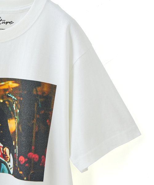 ADAM ET ROPE'(アダムエロペ)の「【KURT COBAIN×10 Culture】BIG PHOTO T(Tシャツ/カットソー・メンズ・ホワイト/ホワイト系その他2/ホワイト系その他/ブラック系その他/ブラック/ブラック系その他2・L/M/XL)」の8枚目の写真