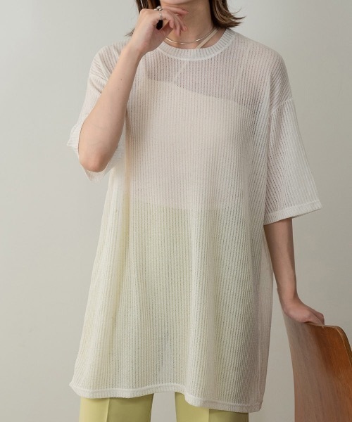 Amiur(エミレ)の「over size soft touch tops(Tシャツ/カットソー・レディース・アイボリー/ブルー/ブラック・FREE)」の2枚目の写真