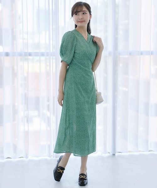 Lamoa（ラモア）の「Lamoa/小花柄 カシュクール ワンピース（ワンピース・レディース・ブラック/グリーン・FREE）」の6枚目の写真