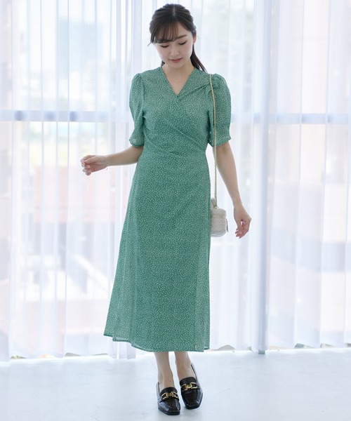 Lamoa（ラモア）の「Lamoa/小花柄 カシュクール ワンピース（ワンピース・レディース・ブラック/グリーン・FREE）」の3枚目の写真