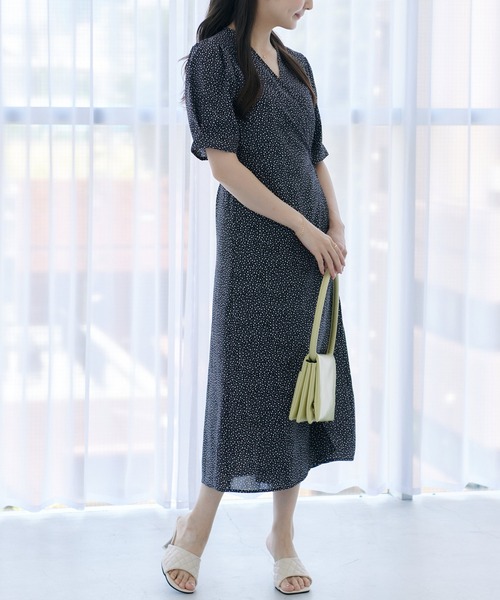 Lamoa（ラモア）の「Lamoa/小花柄 カシュクール ワンピース（ワンピース・レディース・ブラック/グリーン・FREE）」の15枚目の写真