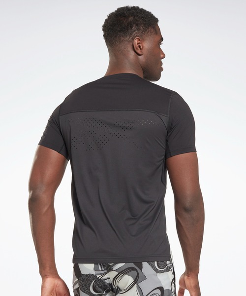 Reebok(リーボック)の「ユナイテッド バイ フィットネス ムーブソフト Tシャツ / United By Fitness MoveSoft T-Shirt(Tシャツ/カットソー・メンズ・グリーン/ブラック・MEDIUM/XX-LARGE/XXX-LARGE/X-LARGE/X-SMALL/LARGE/SMALL)」の5枚目の写真