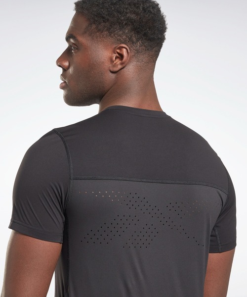 Reebok(リーボック)の「ユナイテッド バイ フィットネス ムーブソフト Tシャツ / United By Fitness MoveSoft T-Shirt(Tシャツ/カットソー・メンズ・グリーン/ブラック・MEDIUM/XX-LARGE/XXX-LARGE/X-LARGE/X-SMALL/LARGE/SMALL)」の7枚目の写真