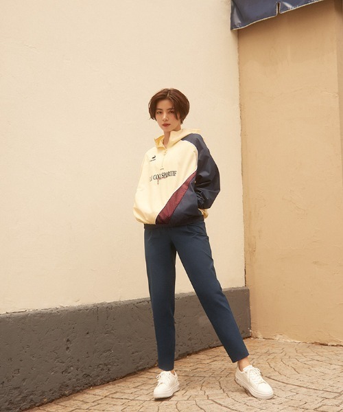 le coq sportif（ルコックスポルティフ）の「ルコック イヤートップクロスジャケット フード付き 撥水 脇ポケット  ジャージ スウェット スポーツウエア レディース トレーニングウエア（その他アウター・レディース・ホワイト/ネイビー・M/L/XL/S）」の11枚目の写真