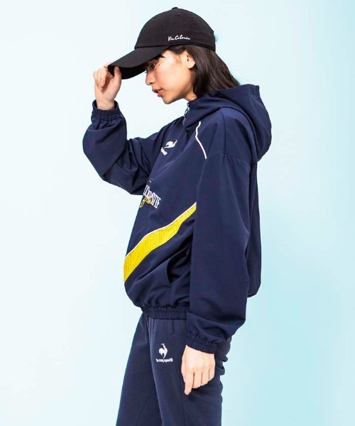le coq sportif（ルコックスポルティフ）の「ルコック イヤートップクロスジャケット フード付き 撥水 脇ポケット  ジャージ スウェット スポーツウエア レディース トレーニングウエア（その他アウター・レディース・ホワイト/ネイビー・M/L/XL/S）」の17枚目の写真