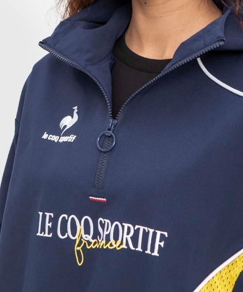 le coq sportif（ルコックスポルティフ）の「ルコック イヤートップクロスジャケット フード付き 撥水 脇ポケット  ジャージ スウェット スポーツウエア レディース トレーニングウエア（その他アウター・レディース・ホワイト/ネイビー・M/L/XL/S）」の7枚目の写真