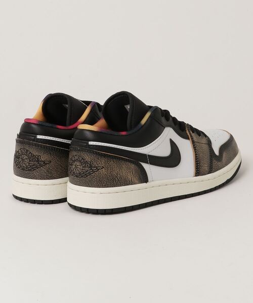 JORDAN BRAND(ジョーダンブランド)の「エア ジョーダン 1 LOW SE メンズシューズ / Air Jordan 1 Low SE Men's Shoes(スニーカー・メンズ・ブラック/グリーン系その他2・29.5/25/30/27.5/29/26.5/28/26/28.5/27/25.5)」の11枚目の写真