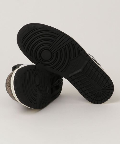 JORDAN BRAND(ジョーダンブランド)の「エア ジョーダン 1 LOW SE メンズシューズ / Air Jordan 1 Low SE Men's Shoes(スニーカー・メンズ・ブラック/グリーン系その他2・29.5/25/30/27.5/29/26.5/28/26/28.5/27/25.5)」の12枚目の写真