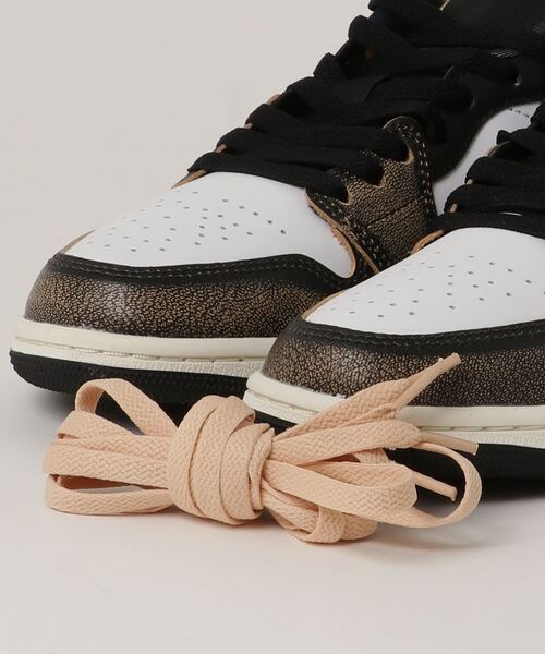 JORDAN BRAND(ジョーダンブランド)の「エア ジョーダン 1 LOW SE メンズシューズ / Air Jordan 1 Low SE Men's Shoes(スニーカー・メンズ・ブラック/グリーン系その他2・29.5/25/30/27.5/29/26.5/28/26/28.5/27/25.5)」の13枚目の写真