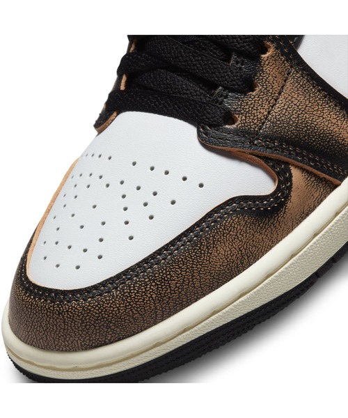 JORDAN BRAND(ジョーダンブランド)の「エア ジョーダン 1 LOW SE メンズシューズ / Air Jordan 1 Low SE Men's Shoes(スニーカー・メンズ・ブラック/グリーン系その他2・29.5/25/30/27.5/29/26.5/28/26/28.5/27/25.5)」の8枚目の写真