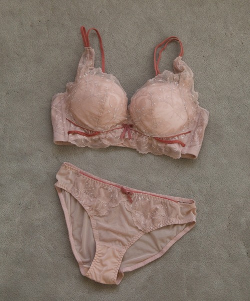 sue(スウ)の「ショーツセット / 360°レース Wアップ ハイストレッチ ワイヤレスブラ&ショーツ 360° Lace W UP High Stretch Wireless Bra & Shorts Set(ブラ&ショーツ・レディース・ホワイト/ピンク/ブルー・L/S/M)」の14枚目の写真