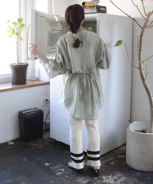 fredy emue（フレディエミュ）の「【fredy emue/フレディエミュ】シアーバックオープンシャツ（シャツ/ブラウス・レディース・アイボリー/ミント/ブラック・38）」の10枚目の写真