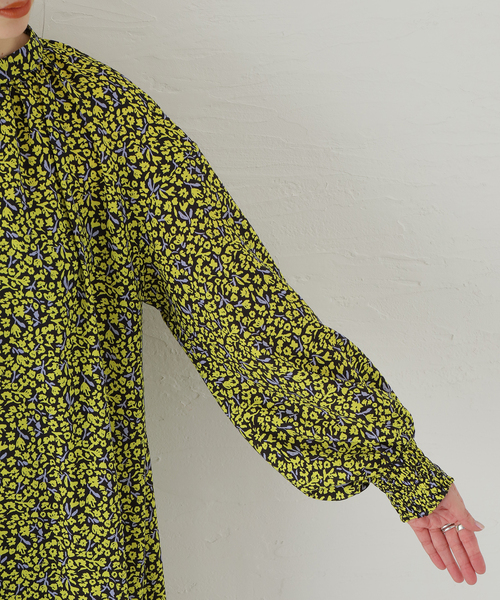 journal standard L'essage（ジャーナルスタンダードレサージュ）の「FLOWERプリントワンピース（ワンピース・レディース・ブルー/ライトイエロー・FREE）」の12枚目の写真