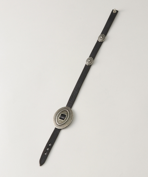 Puntovita（プントヴィータ）の「【PUNTOVITA/プントヴィータ】コンチョブレス（ブレスレット・レディース・ブラック・FREE）」の2枚目の写真