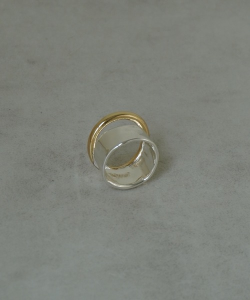 Lynn.（リン）の「Layered pair ring（リング・レディース・シルバー×ゴールド・FREE）」の5枚目の写真