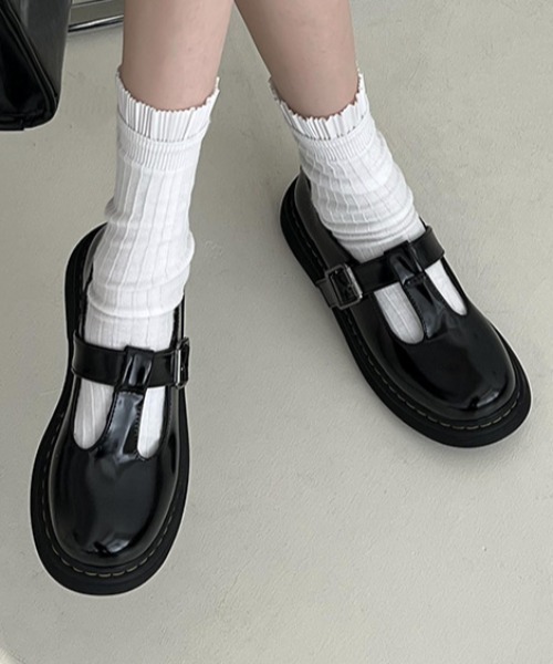Vipoa(ヴィポア)の「ブリティッシュメリージェーンローファー(ローファー・レディース・カーキ/ブラック・LARGE/MEDIUM/SMALL)」の1枚目の写真