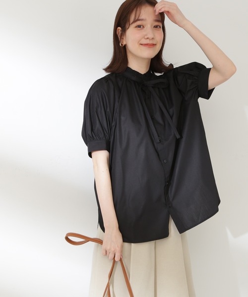 N.（N. Natural Beauty Basic）（エヌエヌナチュラルビューティーベーシック）の「◆リボンタイシャツ半袖ブラウス（シャツ/ブラウス・レディース・ブラック/ブルー/オフホワイト・MEDIUM）」の2枚目の写真
