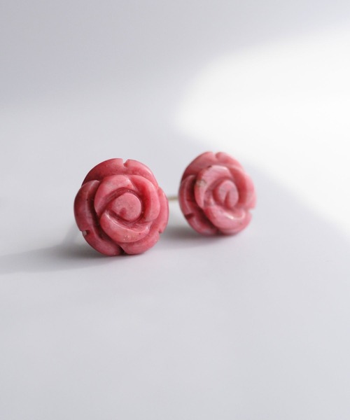CERCA（チェルカ）の「SARINOHANA/バラ（薔薇）一粒天然石フラワーピアス/14KGF/SILVER925（ピアス（両耳用）・レディース・ブラック/ホワイト/ピンク/アニマル/A/B/C/D/レンガ/F/スモークピンク/E・FREE）」の5枚目の写真