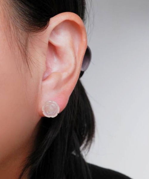 CERCA（チェルカ）の「SARINOHANA/バラ（薔薇）一粒天然石フラワーピアス/14KGF/SILVER925（ピアス（両耳用）・レディース・ブラック/ホワイト/ピンク/アニマル/A/B/C/D/レンガ/F/スモークピンク/E・FREE）」の13枚目の写真