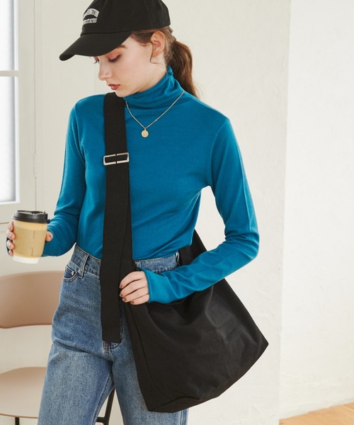 ANGIE（アンジー）の「アジャスターベルト付き キャンバスショルダーバッグ（ショルダーバッグ・レディース・ブラック/アイボリー・FREE）」の13枚目の写真